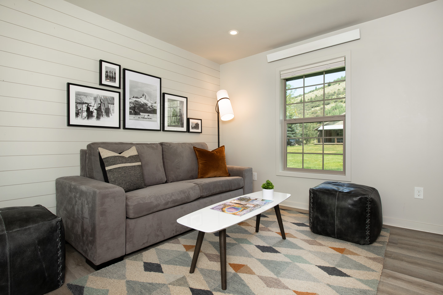 Twin Cabins Sitting Area